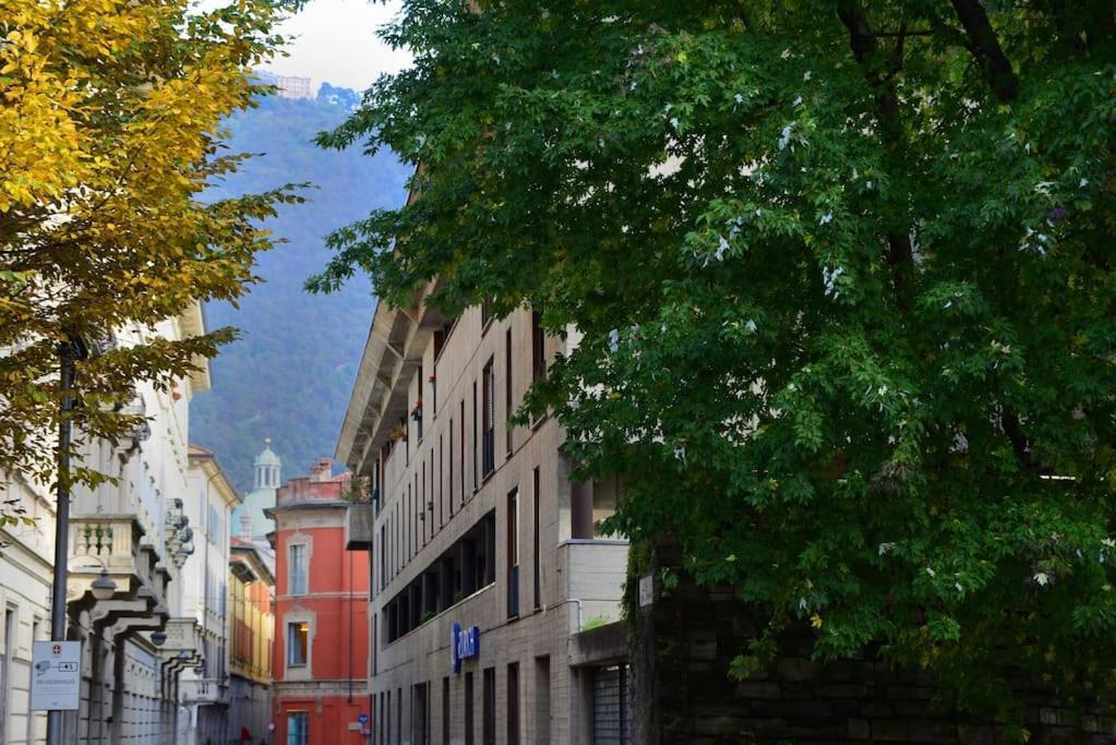 Appartamento Trilocale Centro, Esclusivo 100 Mq Con 3 Balconi
